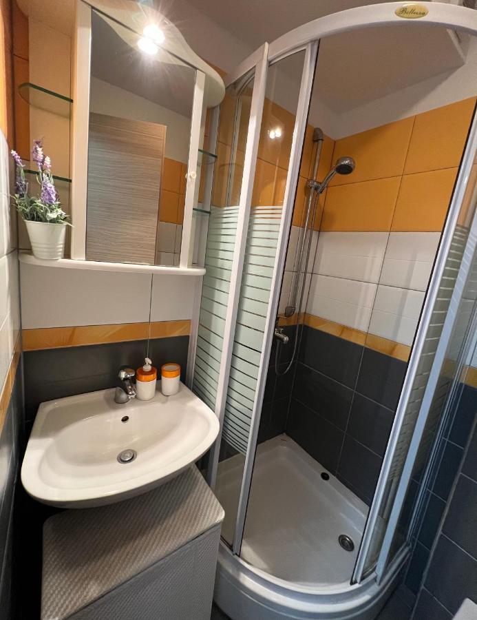 Apartman Center אומיס מראה חיצוני תמונה