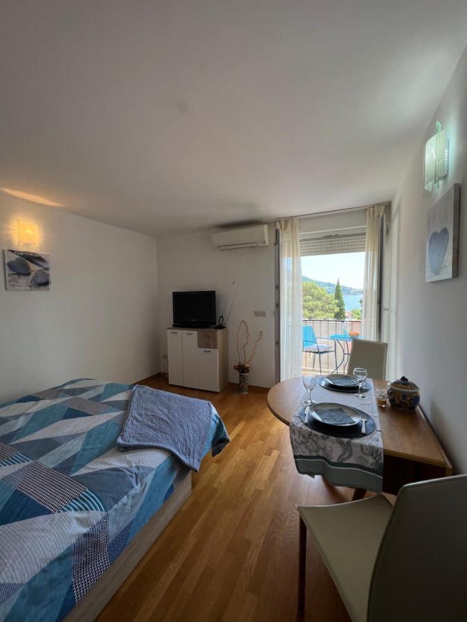 Apartman Center אומיס מראה חיצוני תמונה