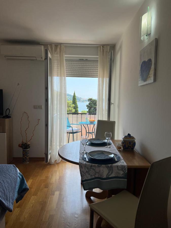 Apartman Center אומיס מראה חיצוני תמונה