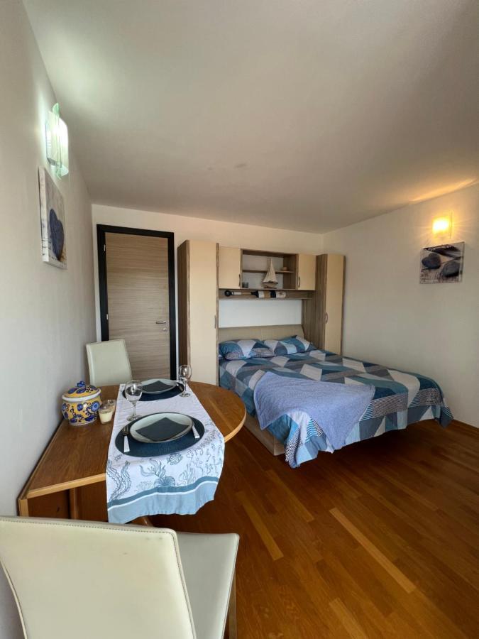 Apartman Center אומיס מראה חיצוני תמונה